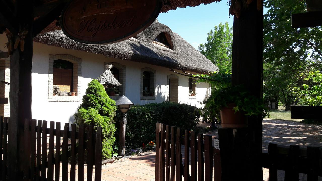 Hajoskert Vendeghaz Hotel Gonyu Ngoại thất bức ảnh